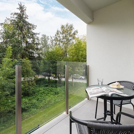 W Parku Lotnikow Apartments Tauron Arena By Noclegi Renters Krakow Luaran gambar