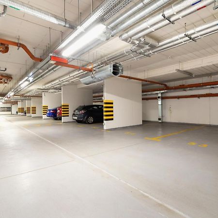 W Parku Lotnikow Apartments Tauron Arena By Noclegi Renters Krakow Luaran gambar