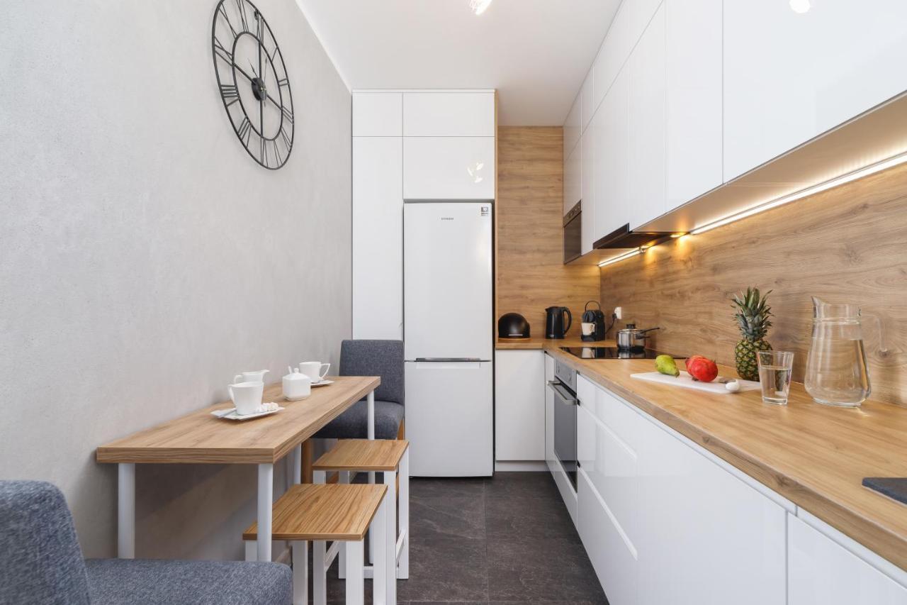 W Parku Lotnikow Apartments Tauron Arena By Noclegi Renters Krakow Luaran gambar