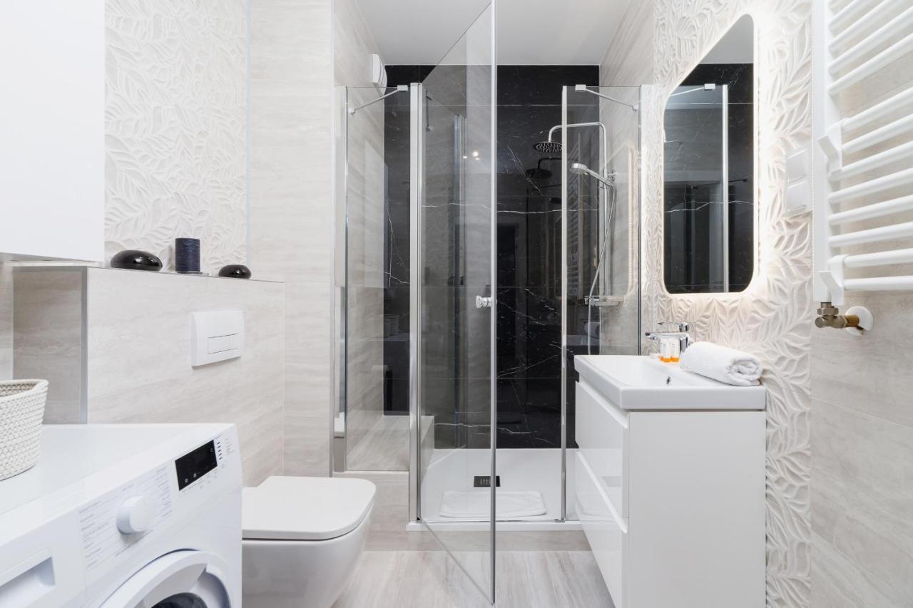 W Parku Lotnikow Apartments Tauron Arena By Noclegi Renters Krakow Luaran gambar