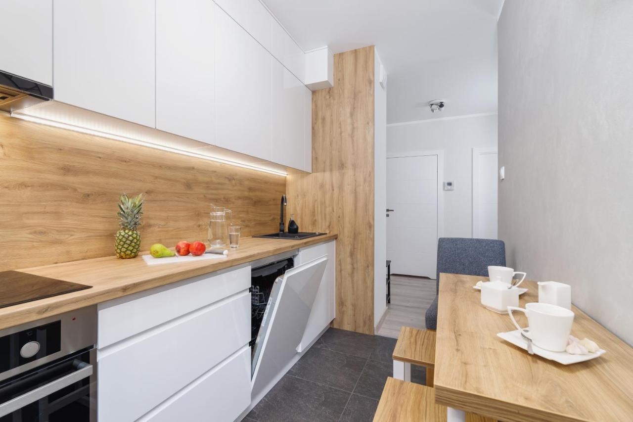 W Parku Lotnikow Apartments Tauron Arena By Noclegi Renters Krakow Luaran gambar