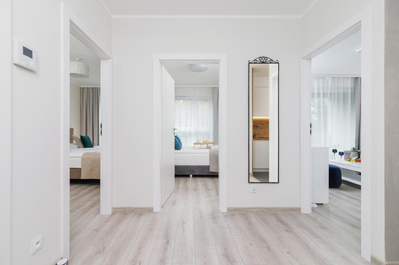 W Parku Lotnikow Apartments Tauron Arena By Noclegi Renters Krakow Luaran gambar