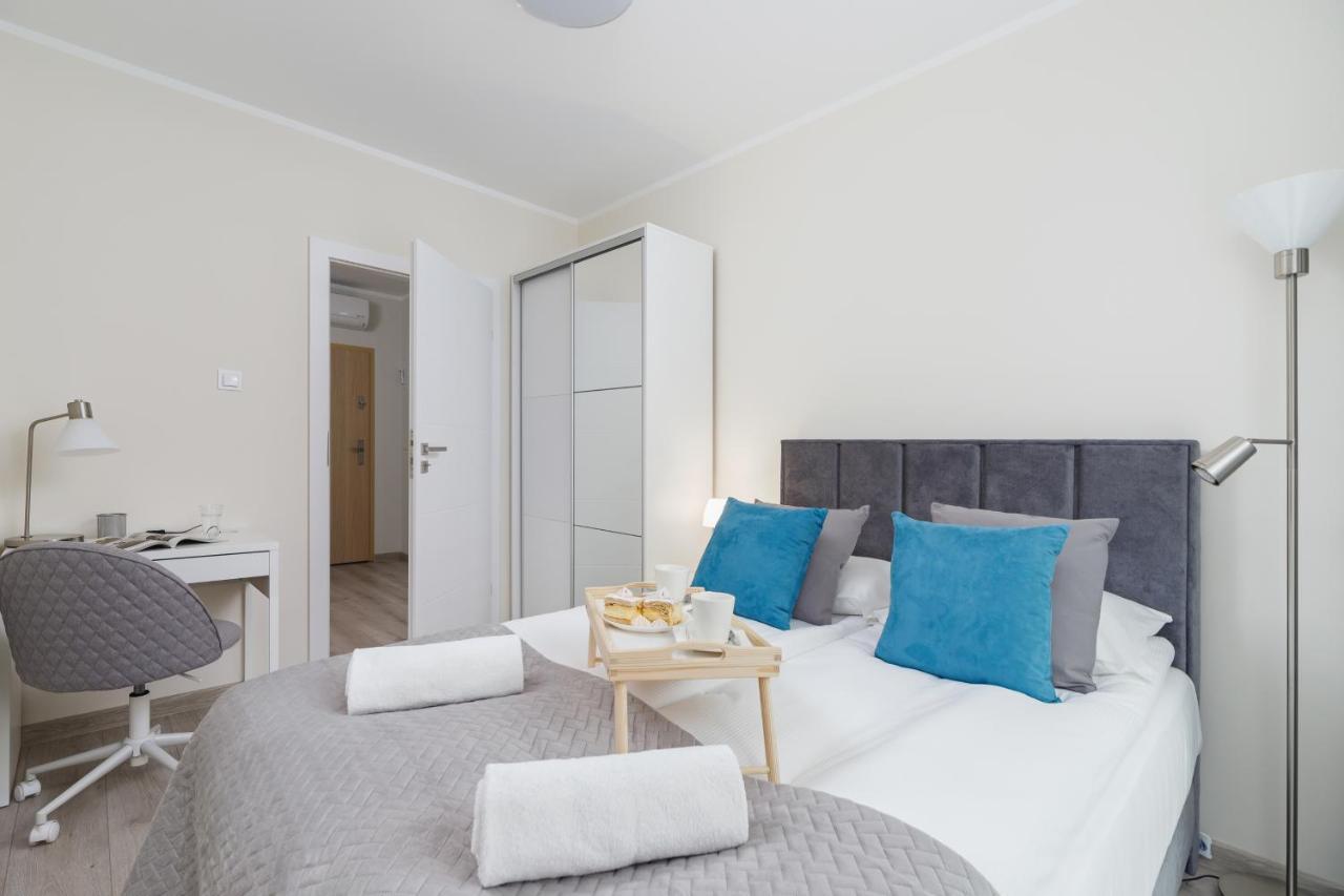 W Parku Lotnikow Apartments Tauron Arena By Noclegi Renters Krakow Luaran gambar