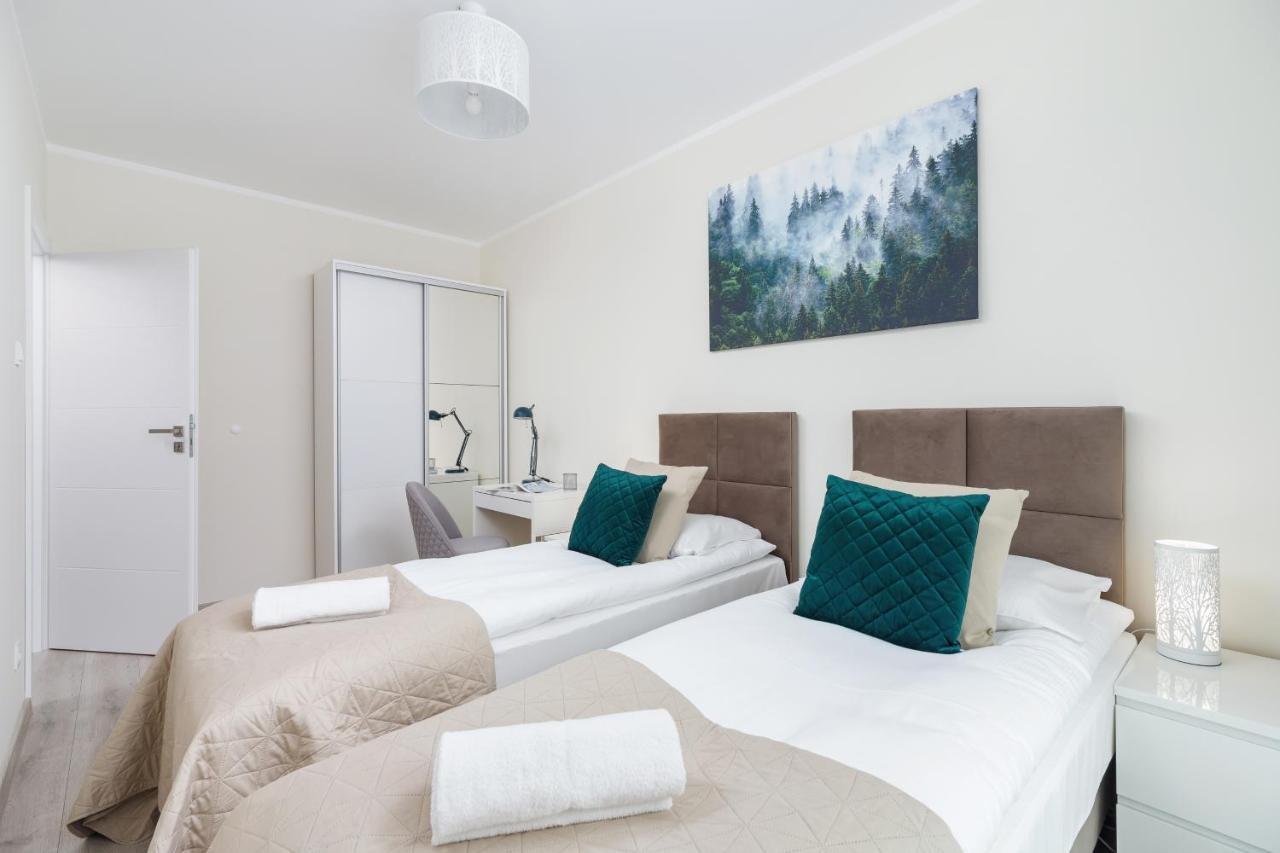 W Parku Lotnikow Apartments Tauron Arena By Noclegi Renters Krakow Luaran gambar